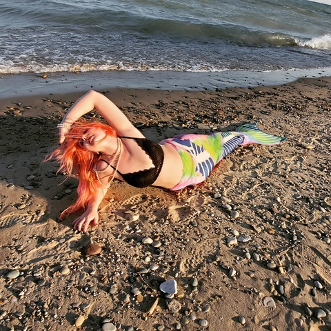 Header of actualnakedmermaid