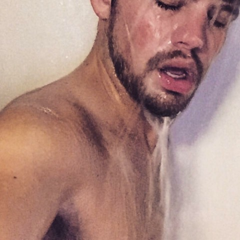 Header of badboieweezy