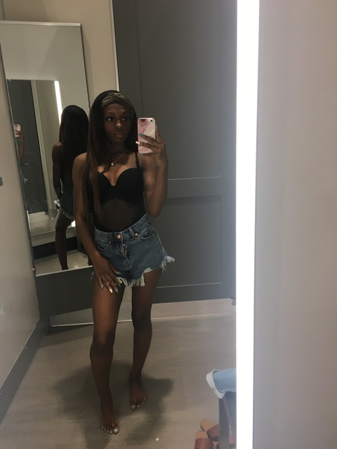 Header of barbienenee