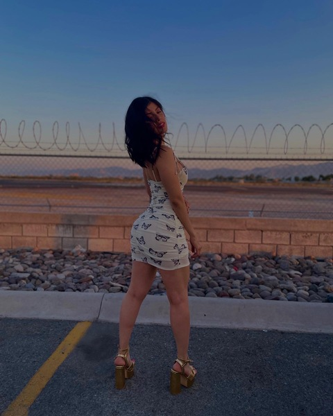 Header of elizabethhefee