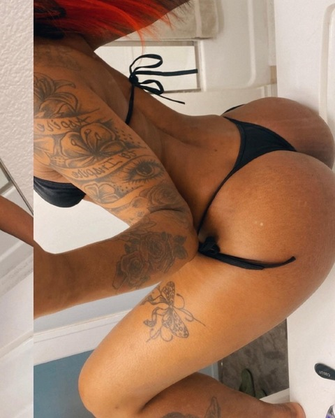 Header of fineassshappire