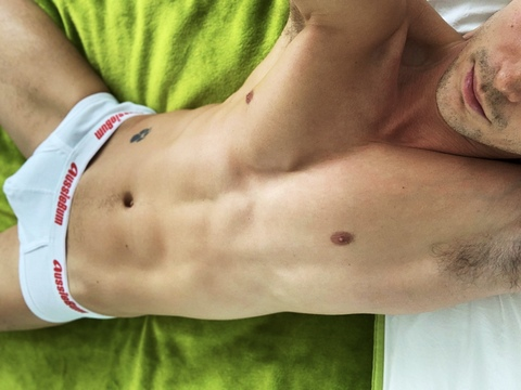 Header of liamarnoldsxx