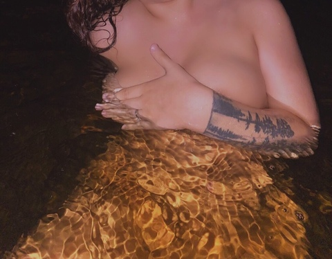 Header of queen_babe07