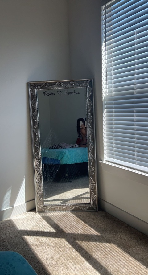 Header of roxie_medina15