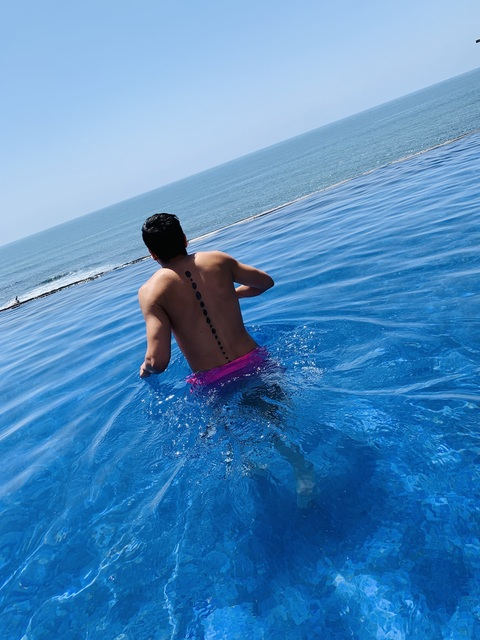 Header of sleazzybear