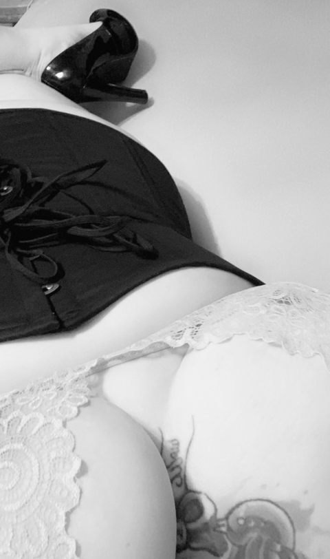 Header of tattooedredhead83