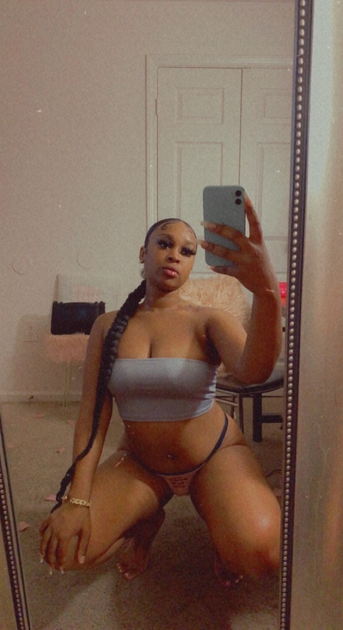 Header of theamourdymond