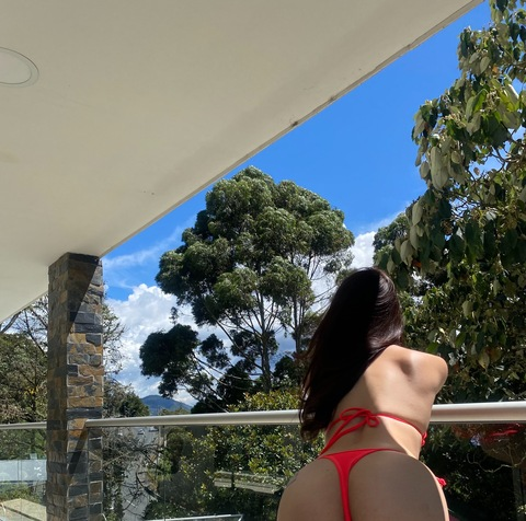 Header of valentinamilan69