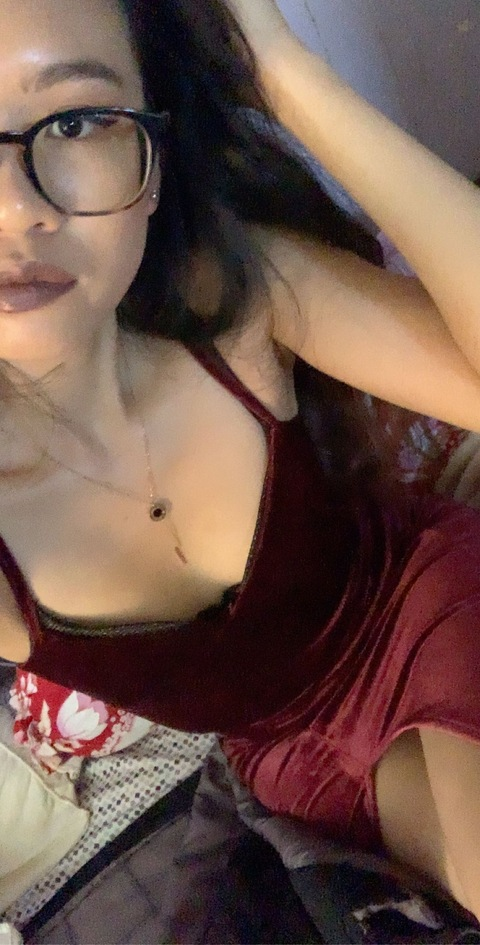 Header of vivianletran_